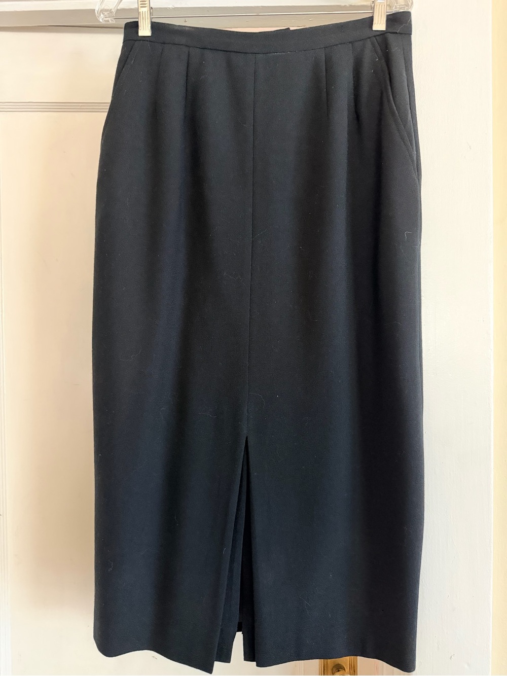 Source Unknown Black Midi Pencil Skirt with Front Vent